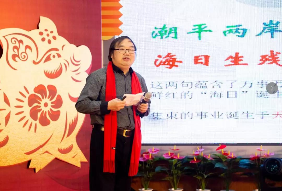 中國建筑金屬結(jié)構(gòu)協(xié)會專家委員會副主任、中國建筑設(shè)計集團(tuán)教授張躍峰 